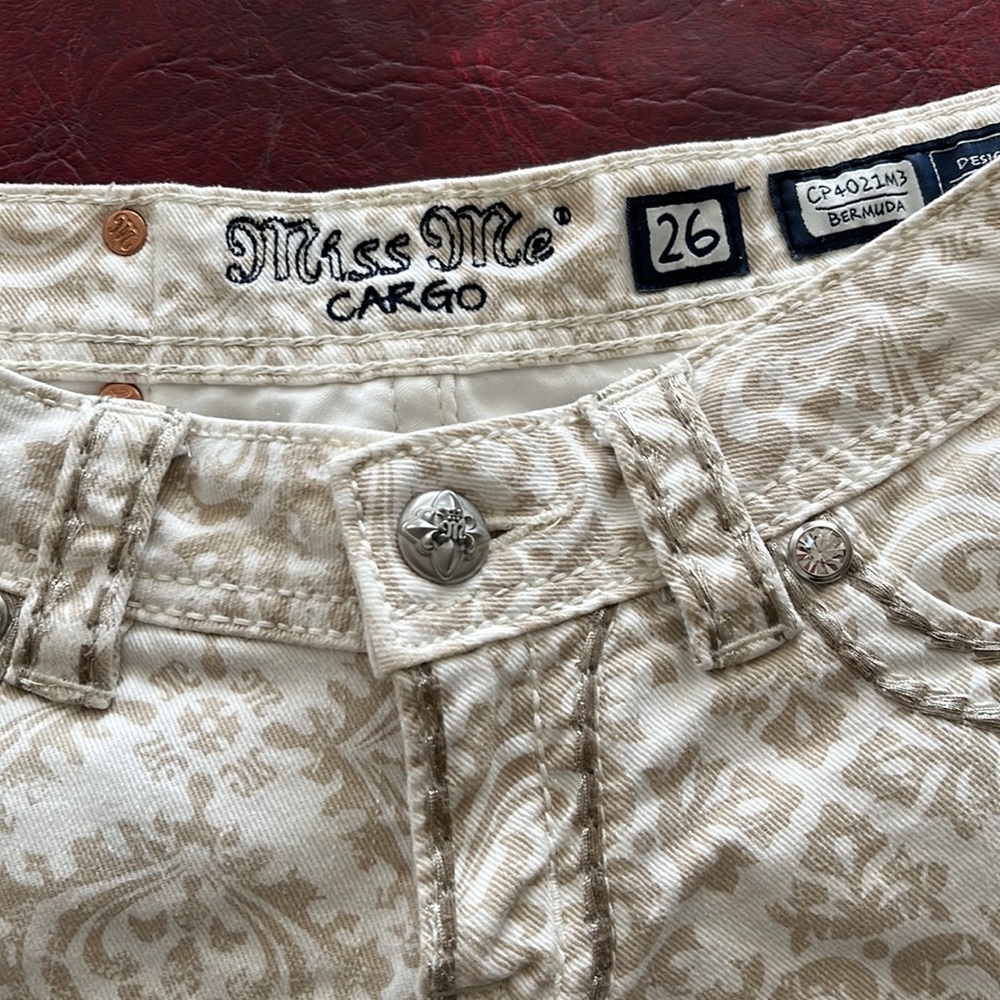 Miss Me CARGO Bermuda shorts. Size 26. - Picture 4 of 6